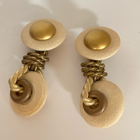 Vintage Gold Rope and Cork Clip Earrings Nautical - Picture 1 of 3